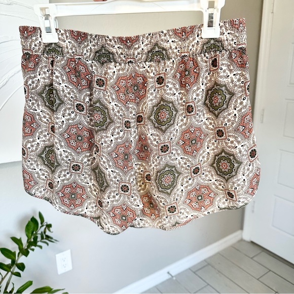 Joie Layana Tile Print Silk Tie Shorts Paisley - Picture 6 of 12